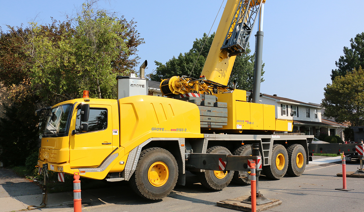 Harga Sewa Mobil Crane Sewa mobile crane 081380796922